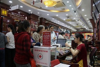 Nhiều nhà đầu tư đổ xô bán vàng SJC trước phiên đấu giá