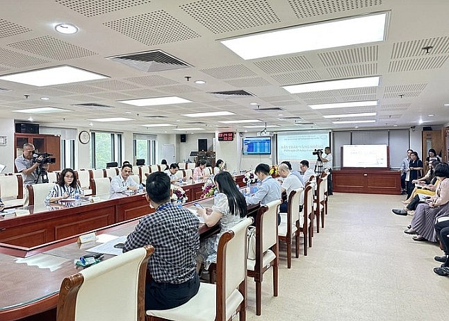 Quang cảnh buổi đấu thầu vàng đầu tiên được Ngân hàng Nhà nước mở lại sau 11 năm vào sáng nay - Ảnh: HẢI NAM