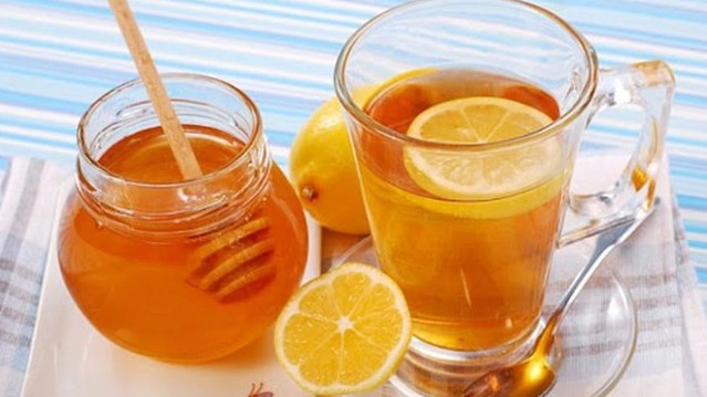 Thời điểm uống chanh mật ong giúp giảm cân