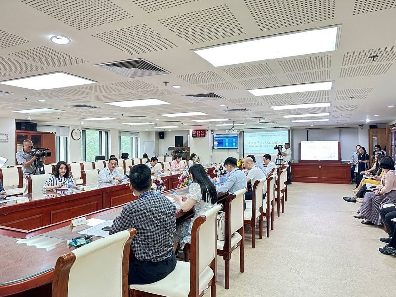 11 đơn vị bao gồm 7 ngân hàng và 4 doanh nghiệp tham gia phiên đấu thầu vàng miếng sáng ngày 23/4.