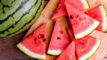 Những thực phẩm "đại kỵ" với dưa hấu, cần tránh xa kẻo ngộ độc