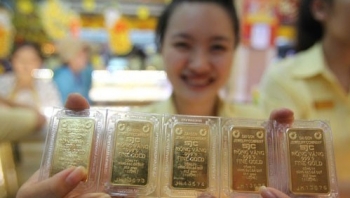 Vàng trong nước đắt hơn thế giới gần 14 triệu đồng/lượng, người mua “lướt sóng” lỗ nặng