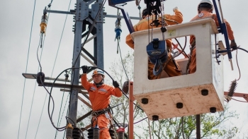 Nắng nóng gay gắt, tiêu thụ điện gần cán mốc tỉ kWh trong 1 ngày