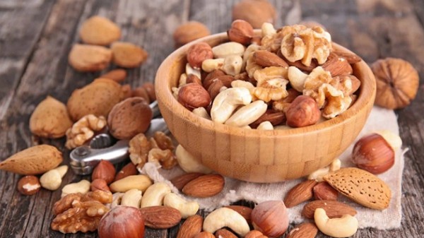 Tăng cường sức khỏe tim mạch đơn giản với các loại hạt
