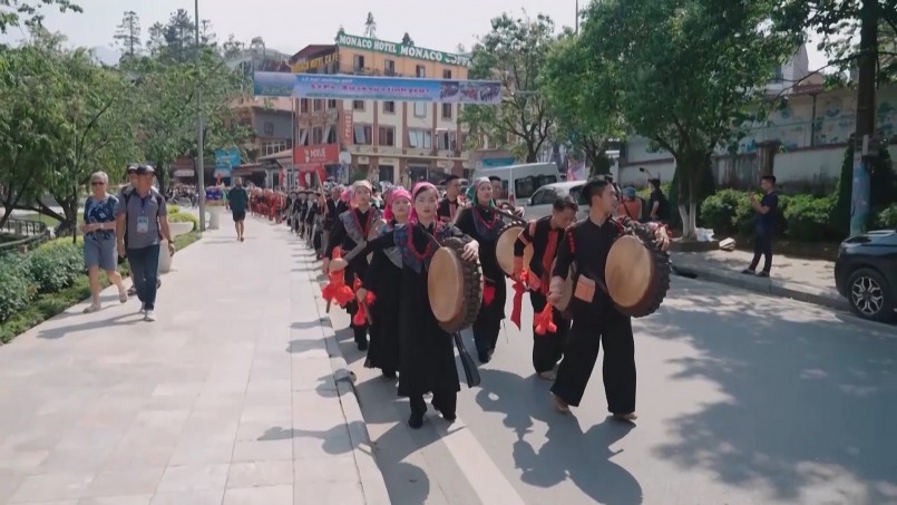 Lào Cai đón hơn 256.000 du khách dịp lễ 30/4 - 1/5.