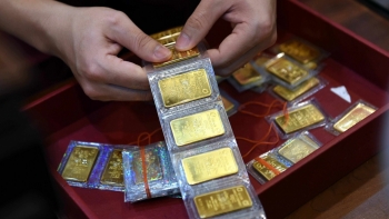 Chuyên gia: Giá vàng biến động khó lường, không nên đầu tư "lướt sóng"