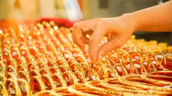 Tổng cục Thuế kiến nghị bắt buộc không dùng tiền mặt mua, bán vàng