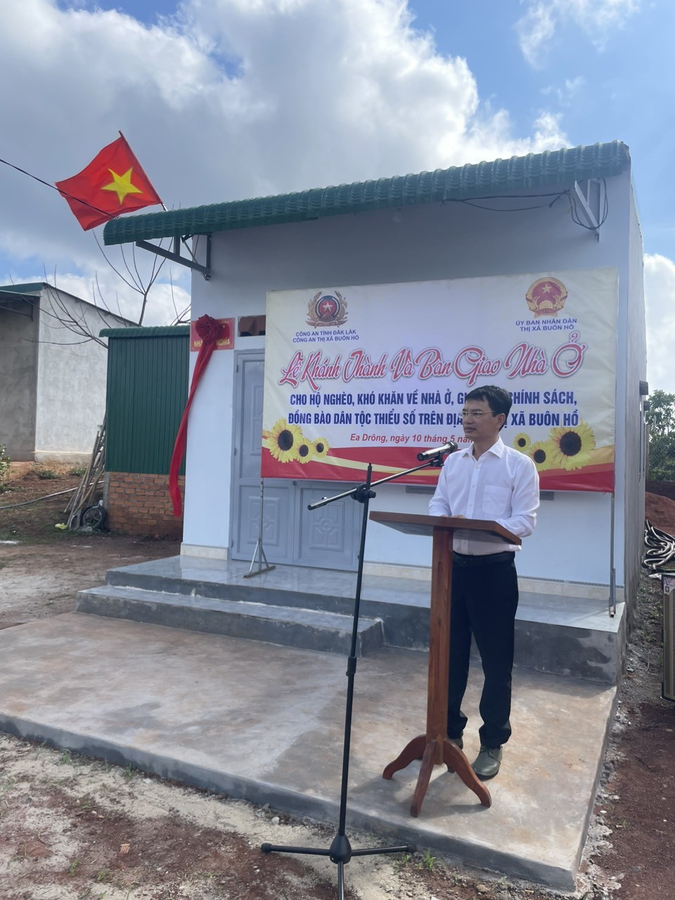 Đắk Lăk: Tổ chức Lễ khánh thành và bàn giao nhà ở cho hộ nghèo