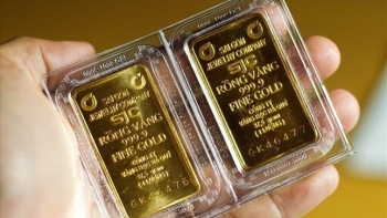 Giá vàng giảm sâu, người Hà Nội đổ xô đi bán vàng chốt lời