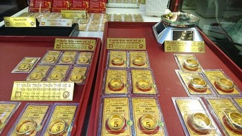 Chuyên gia hiến kế “ghìm cương” giá vàng