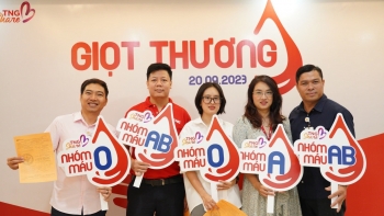 Người TNG Holdings Vietnam mang “giọt thương” gửi vào ngân hàng máu