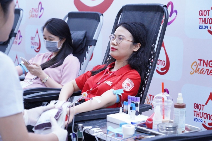Cán bộ nhân viên TNG Holdings Vietnam tham gia hiến máu tại ngày hội “Giọt Thương” Cán bộ nhân viên TNG Holdings Vietnam tham gia hiến máu tại ngày hội “Giọt Thương”
