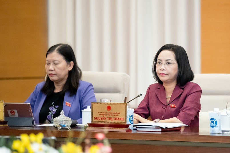 Các đại biểu dự phiên họp.