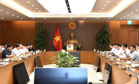 Phó thủ tướng chủ trì họp về thị trường vàng - Ảnh: VGP