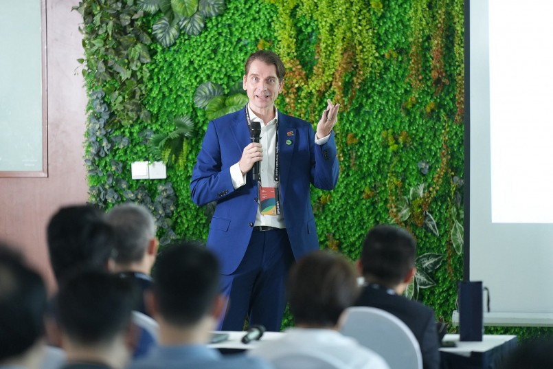 Xu hướng chuyển dịch năng lượng bền vững: Các doanh nghiệp sản xuất cần lưu ý gì?