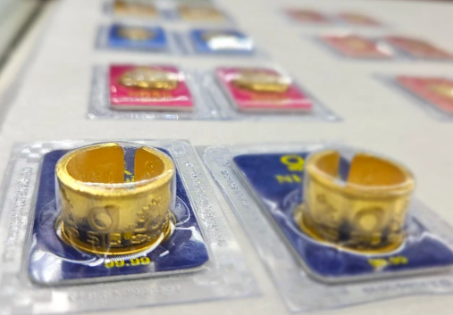 giá vàng miếng SJC và vàng nhẫn trong nước đều đồng loạt tăng trước phiên đấu thầu sáng nay. 