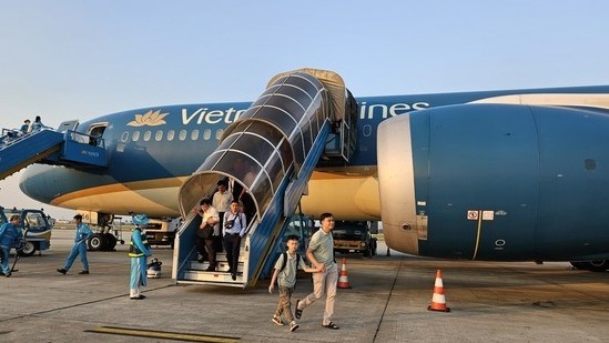 Cục Hàng không: Giá vé máy bay cao không do giá dịch vụ