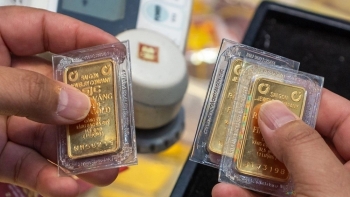 Giá vàng tăng mạnh sau thông tin dừng đấu thầu vàng