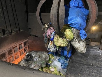 Hải Dương phát hiện xe tải vận chuyển 3 tấn bì lợn không rõ nguồn gốc xuất xứ