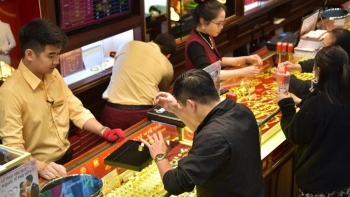 Giá vàng miếng SJC giảm sâu, có nên mua lúc này?