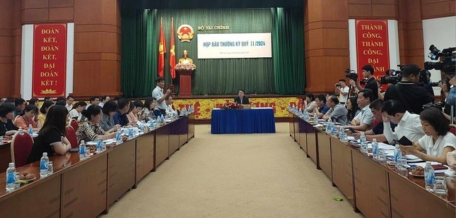 Toàn cảnh họp báo thường kỳ quý II tại Bộ Tài chính. Toàn cảnh họp báo thường kỳ quý II tại Bộ Tài chính.