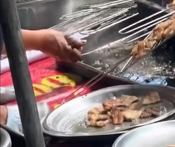 Khách tố “rửa thịt bằng nước than", chủ quán khẳng định là nước mỡ
