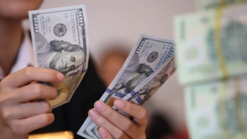 Tỷ giá USD gần chạm mốc 26.000 đồng