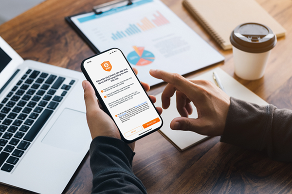 Khách hàng có thể chủ động tự cập nhật dữ liệu qua SHB Mobile/SHB SAHA Khách hàng có thể chủ động tự cập nhật dữ liệu qua SHB Mobile/SHB SAHA