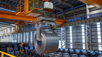 Thép ngoại ồ ạt vào Việt Nam, thép nội trước nguy cơ mất thị trường
