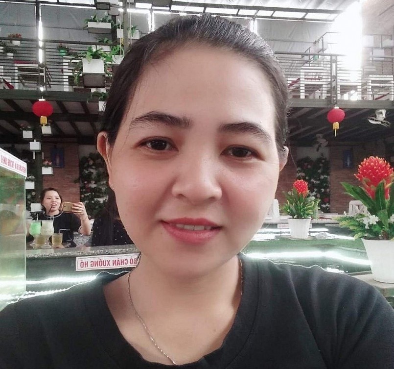 Chị Lý Vỏ Thanh Thúy là khách hàng tiếp theo may mắn trúng Iphone 15 Promax 512G nhờ giải nhiệt cuộc sống với Trà Xanh Không Độ. (Ảnh: NVCC)