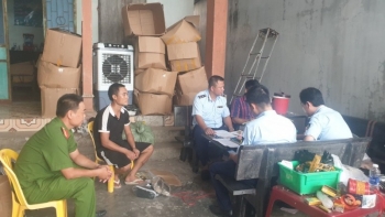 Chuyển cơ quan điều tra vụ buôn bán 8.500 đôi dép giả mạo nhãn hiệu Crocs