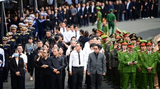 Dòng người chờ viếng Tổng Bí thư Nguyễn Phú Trọng sáng 26/7