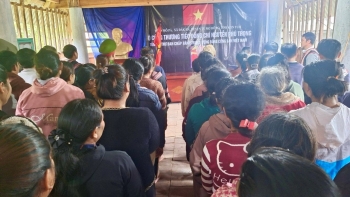 Kon Tum: Đồng bào Xơ Đăng đội mưa tổ chức tưởng nhớ Tổng Bí thư Nguyễn Phú Trọng