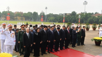 Lãnh đạo Đảng, Nhà nước viếng Chủ tịch Hồ Chí Minh và các Anh hùng liệt sĩ