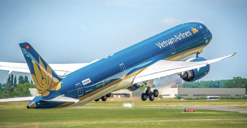 Nửa đầu năm nay, Vietnam Airlines đạt doanh thu hợp nhất hơn 53.126 tỷ đồng. Nửa đầu năm nay, Vietnam Airlines đạt doanh thu hợp nhất hơn 53.126 tỷ đồng.