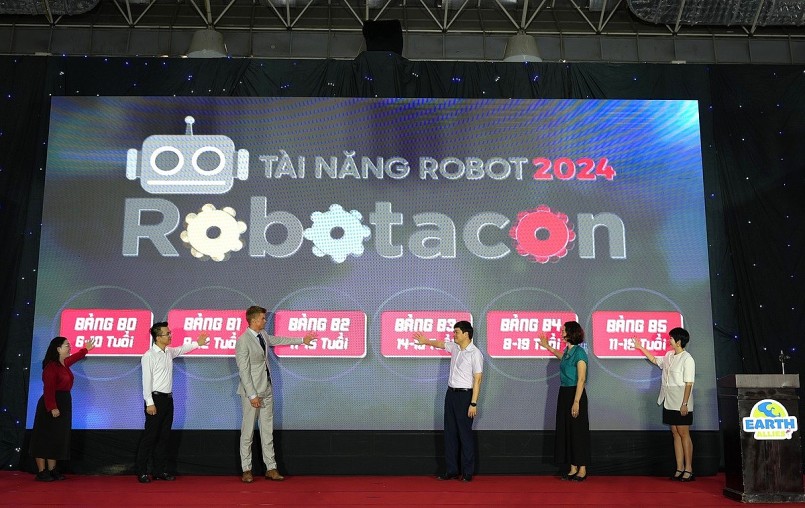 Cuộc thi Robotacon Wro 2024 đã diễn ra VCK miền Bắc vào ngày 10/08 và sẽ tiếp tục thi đấu VCK miền Trung, Nam và Chung kết Quốc gia vào ngày 21, 23/08. Ảnh: Vi Nam Cuộc thi Robotacon Wro 2024 đã diễn ra VCK miền Bắc vào ngày 10/08 và sẽ tiếp tục thi đấu VCK miền Trung, Nam và Chung kết Quốc gia vào ngày 21, 23/08. Ảnh: Vi Nam