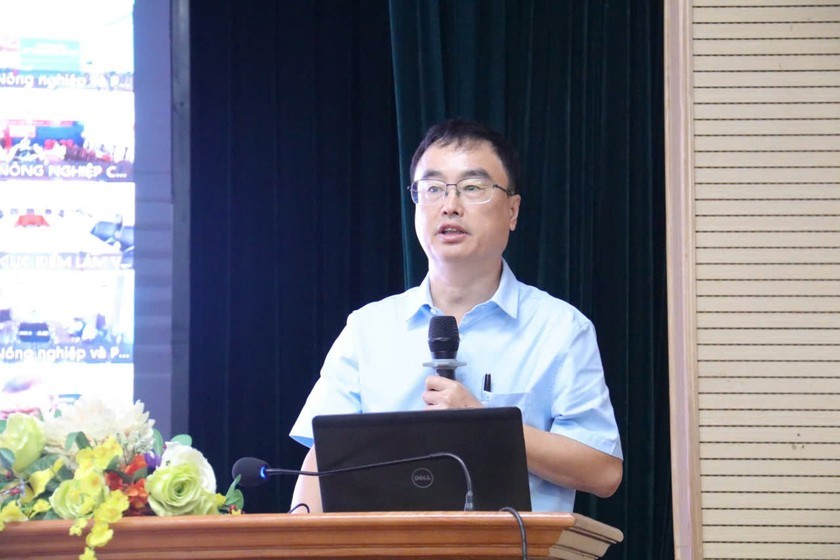 GS.TS Võ Xuân Vinh, Viện Nghiên cứu Kinh doanh nêu ý kiến tại Toạ đàm.