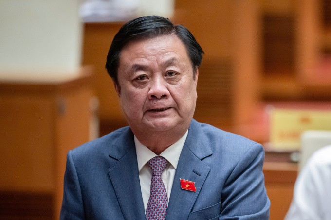 Bộ trưởng Nông nghiệp và Phát triển nông thôn Lê Minh Hoan trả lời chất vấn. Ảnh: Media Quốc hội