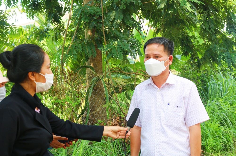 Trạm Trưởng Trạm Chăn nuôi Thú ý TP.Buôn Ma Thuột Hoàng Anh Dũng cho biết đã khẩn trương triển khai các biện pháp để phòng, chống dịch bệnh tránh lây lan đến các khu vực lân cận Trạm Trưởng Trạm Chăn nuôi Thú ý TP.Buôn Ma Thuột Hoàng Anh Dũng cho biết đã khẩn trương triển khai các biện pháp để phòng, chống dịch bệnh tránh lây lan đến các khu vực lân cận