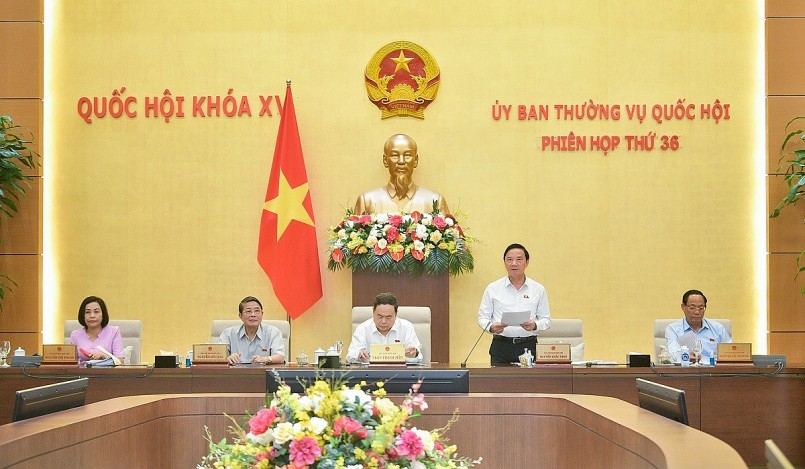 Phó Chủ tịch Quốc hội Nguyễn Khắc Định điều hành phiên họp