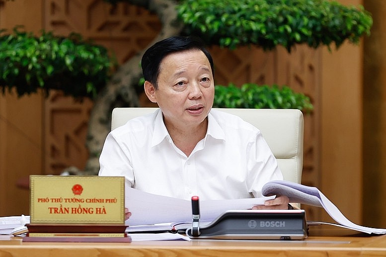 Thủ tướng yêu cầu các bộ trưởng, thủ trưởng cơ quan ngang bộ phải trực tiếp lãnh đạo, chỉ đạo; bố trí nguồn lực, cán bộ có trình độ, tâm huyết cho công tác xây dựng, hoàn thiện pháp luật, thể chế... - Ảnh: VGP/Nhật Bắc Thủ tướng yêu cầu các bộ trưởng, thủ trưởng cơ quan ngang bộ phải trực tiếp lãnh đạo, chỉ đạo; bố trí nguồn lực, cán bộ có trình độ, tâm huyết cho công tác xây dựng, hoàn thiện pháp luật, thể chế... - Ảnh: VGP/Nhật Bắc