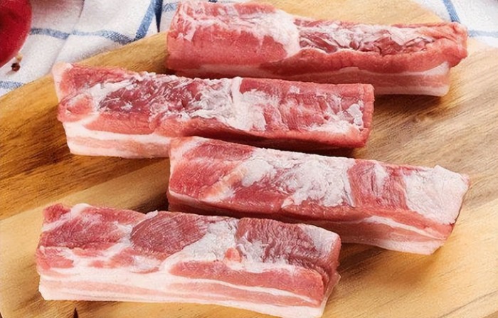 Việt Nam đã chi hơn 1 tỷ USD để nhập khẩu các loại thịt và sản phẩm thịt. Việt Nam đã chi hơn 1 tỷ USD để nhập khẩu các loại thịt và sản phẩm thịt.