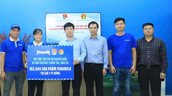 Vinamilk hỗ trợ gần 3 tỷ đồng sản phẩm dinh dưỡng thiết yếu cho 10 tỉnh thành ảnh hưởng bão lũ