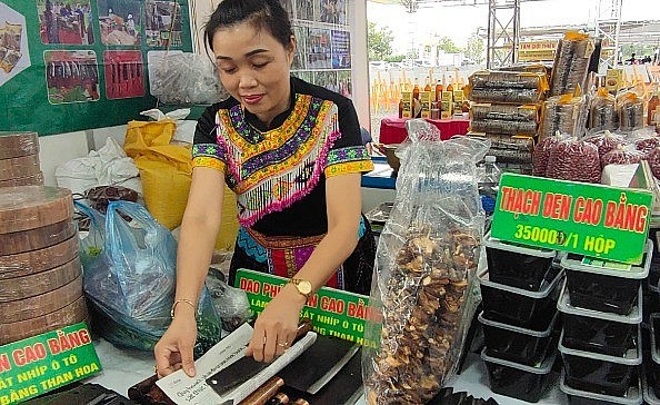 undefined Cao Bằng nỗ lực hỗ trợ và đẩy mạnh phát triển các sản phẩm OCOP địa phương