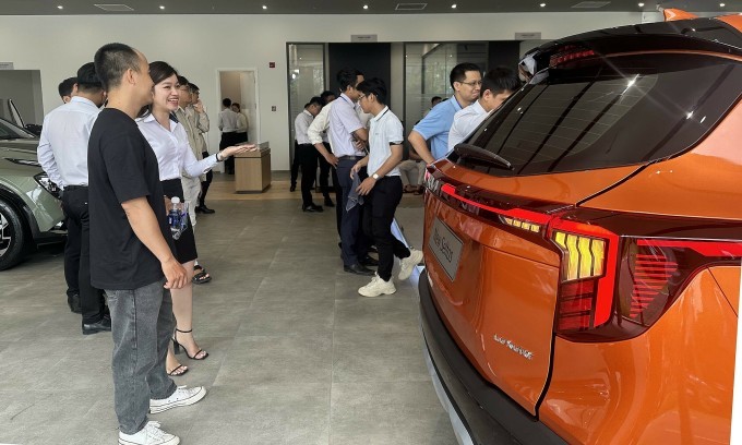 Trung bình 1.000 người Việt thì có 63 người sở hữu ô tô. Ảnh: Thành Nhạn Trung bình 1.000 người Việt thì có 63 người sở hữu ô tô. Ảnh: Thành Nhạn