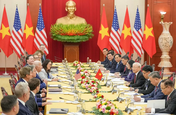 Việt Nam và Hoa Kỳ nâng cấp quan hệ song phương lên Đối tác chiến lược toàn diện trong chuyến thăm cấp Nhà nước tới Việt Nam của Tổng thống Joe Biden, tháng 9/2023. Ảnh: VGP Việt Nam và Hoa Kỳ nâng cấp quan hệ song phương lên Đối tác chiến lược toàn diện trong chuyến thăm cấp Nhà nước tới Việt Nam của Tổng thống Joe Biden, tháng 9/2023. Ảnh: VGP