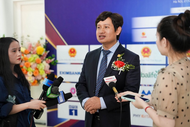 Ông Hoàng Mai Chung cho biết sự kiện I4.0 Awards cũng là dịp để Meey Group nhìn lại hành trình phát triển và tiếp tục có những bước đi vững chắc hơn nữa trong tương lai Ông Hoàng Mai Chung cho biết sự kiện I4.0 Awards cũng là dịp để Meey Group nhìn lại hành trình phát triển và tiếp tục có những bước đi vững chắc hơn nữa trong tương lai