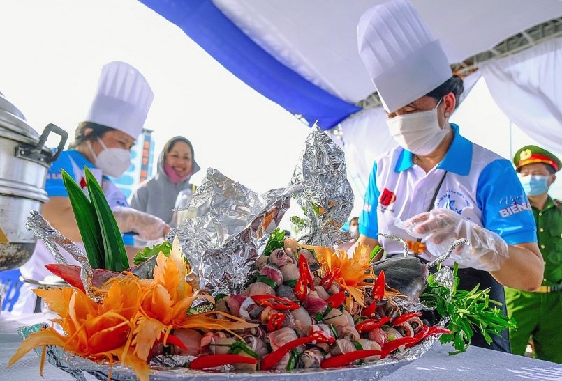 Hoạt động Hội thi ẩm thực các món ngon từ cá tra tại sự kiện Lễ hội cá tra lần thứ I năm 2022. Ảnh: Thanh Mai Hoạt động Hội thi ẩm thực các món ngon từ cá tra tại sự kiện Lễ hội cá tra lần thứ I năm 2022. Ảnh: Thanh Mai