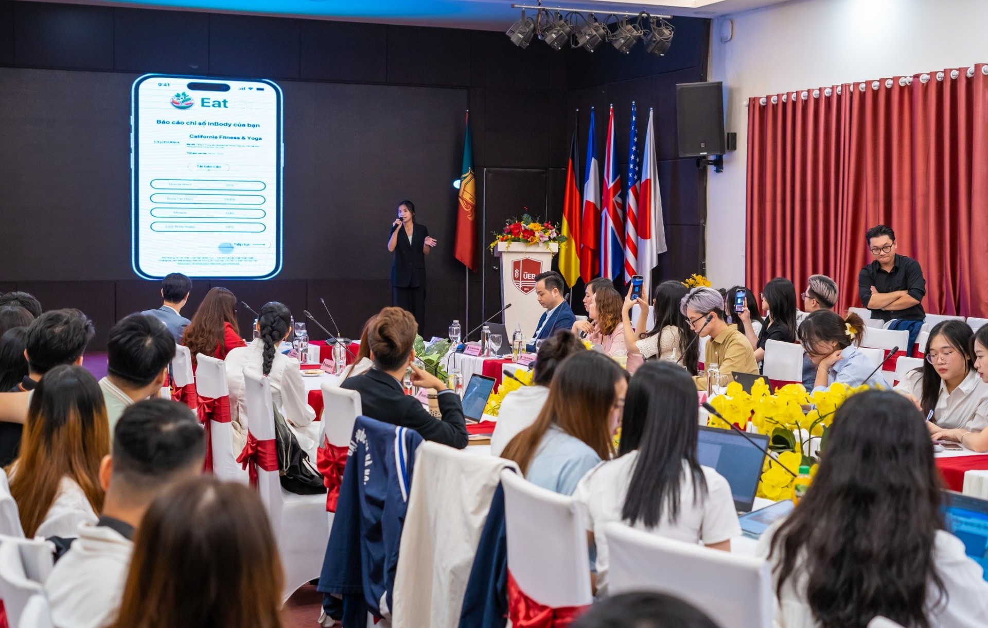 Các bạn sinh viên đã thể hiện khả năng pitching đầy tự tin và thuyết phục