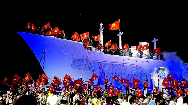 70 năm Tập kết ra Bắc: Dấu son lịch sử của dân tộc 70 năm Tập kết ra Bắc: Dấu son lịch sử của dân tộc